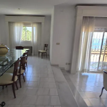 Villa Amplia Casa En 16 Pers. Con Piscina Y Gran Aparcamiento - Es-204-78