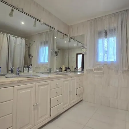 Amplia Casa En 16 Pers. Con Piscina Y Gran Aparcamiento - Es-204-78 Villa Roses