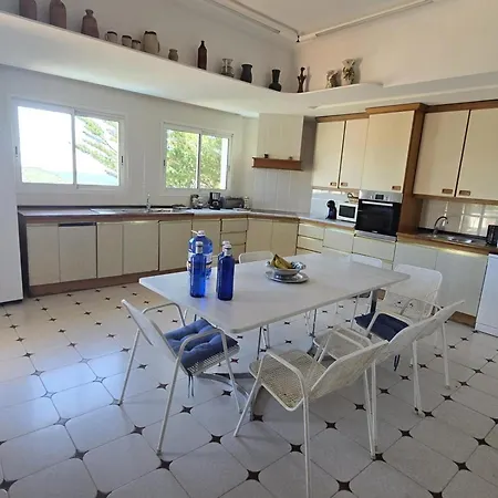 Amplia Casa En 16 Pers. Con Piscina Y Gran Aparcamiento - Es-204-78 *