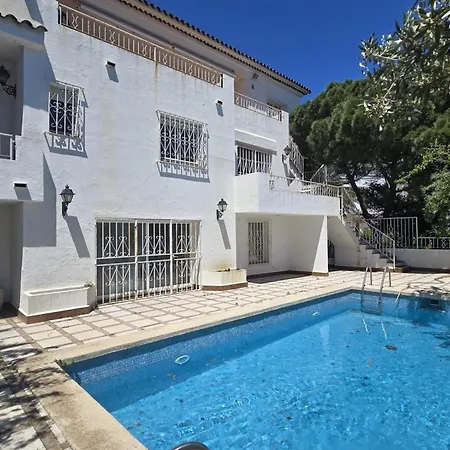 Amplia Casa En 16 Pers. Con Piscina Y Gran Aparcamiento - Es-204-78 Roses