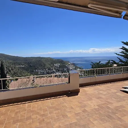 Amplia Casa En 16 Pers. Con Piscina Y Gran Aparcamiento - Es-204-78 * Roses