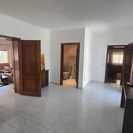 Вилла Amplia Casa En 16 Pers. Con Piscina Y Gran Aparcamiento - Es-204-78 *